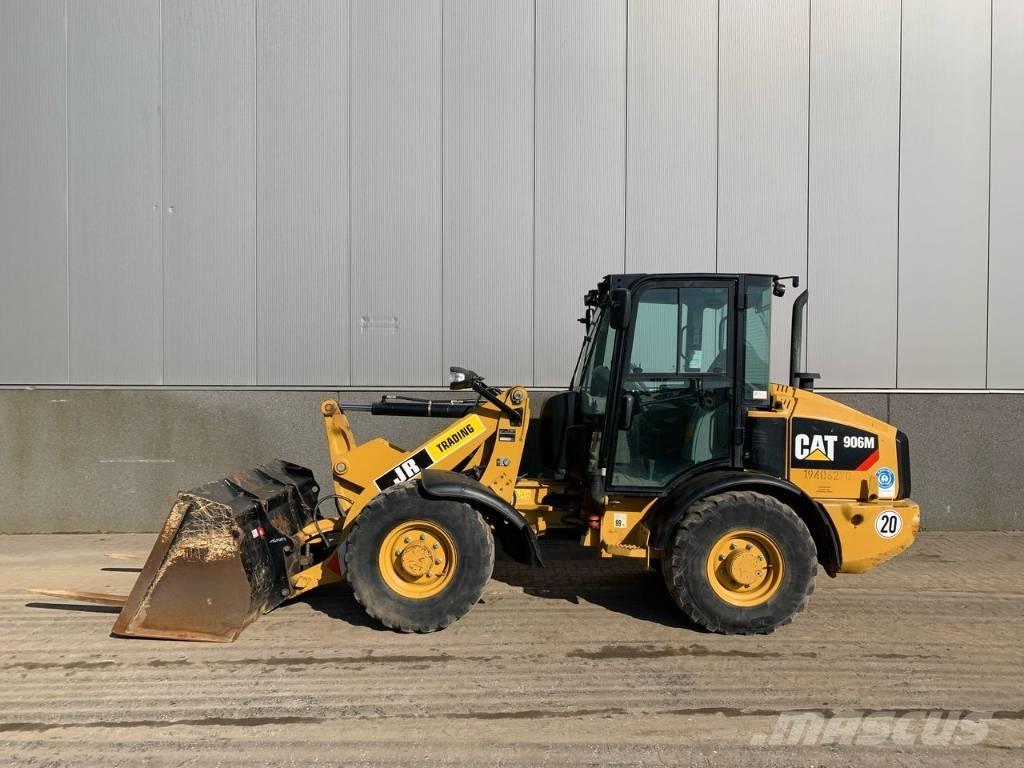 CAT 906 لوادر بعجل