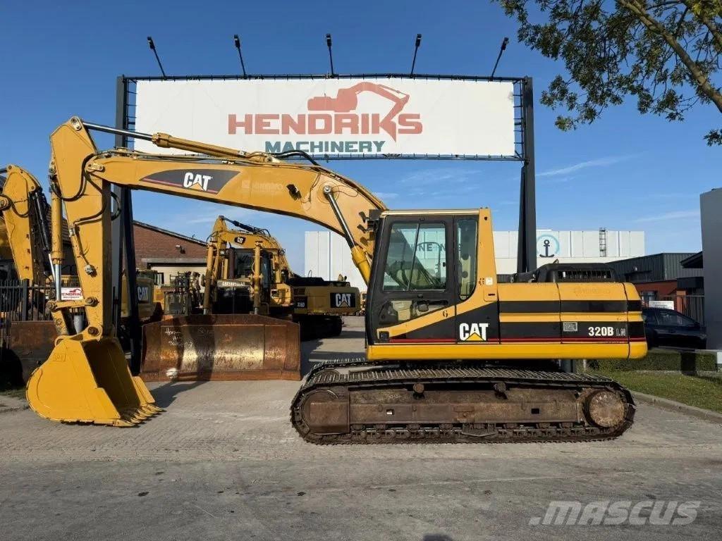CAT 320BLN لوادر ذات جرافات عكسية