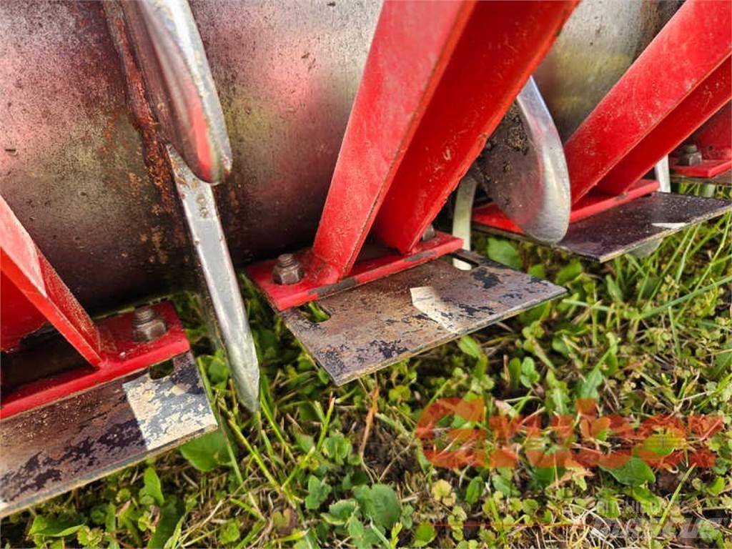 Lely 2,50 m الكاسحات وقلابات التربة ذات المحركات