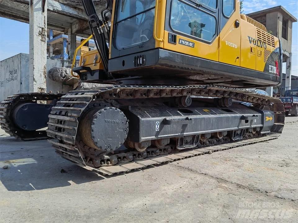 Volvo EC 210 B LC حفارات وسط 7 طن - 12 طن