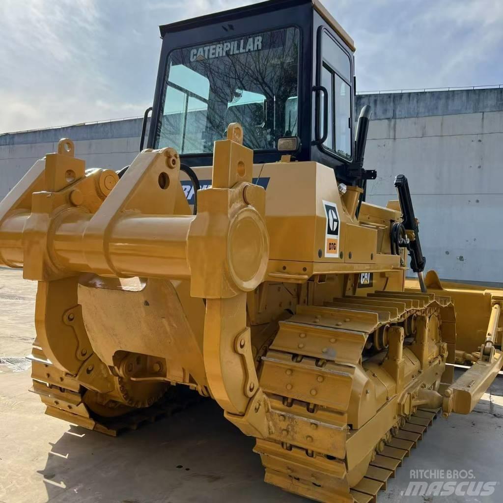 CAT D 7 G LGP بلدوزرات مجنزرة