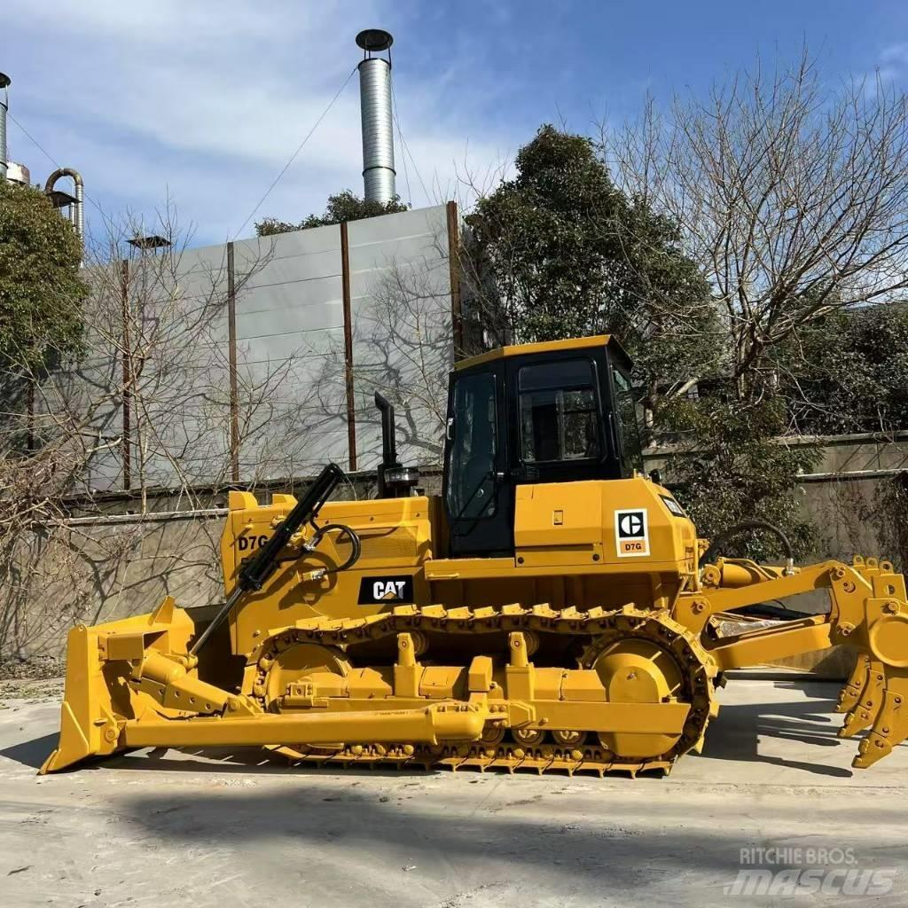 CAT D 7 G LGP بلدوزرات مجنزرة