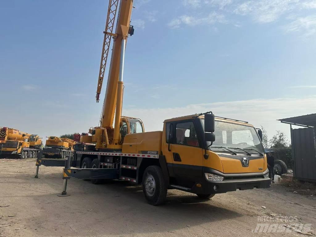 XCMG QY 25 K5D رافعات صالحة لكل أنواع الطرق