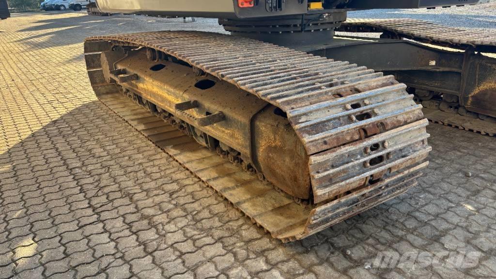 Volvo EC 220 E حفارات زحافة