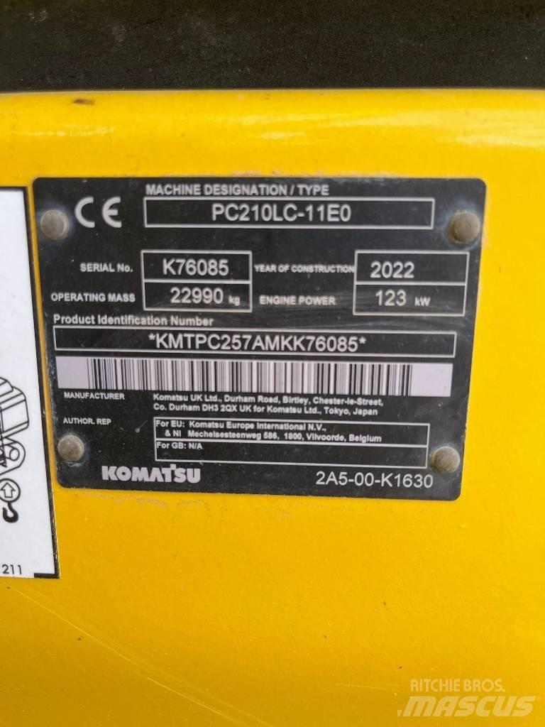 Komatsu PC210LC-11E0 حفارات زحافة