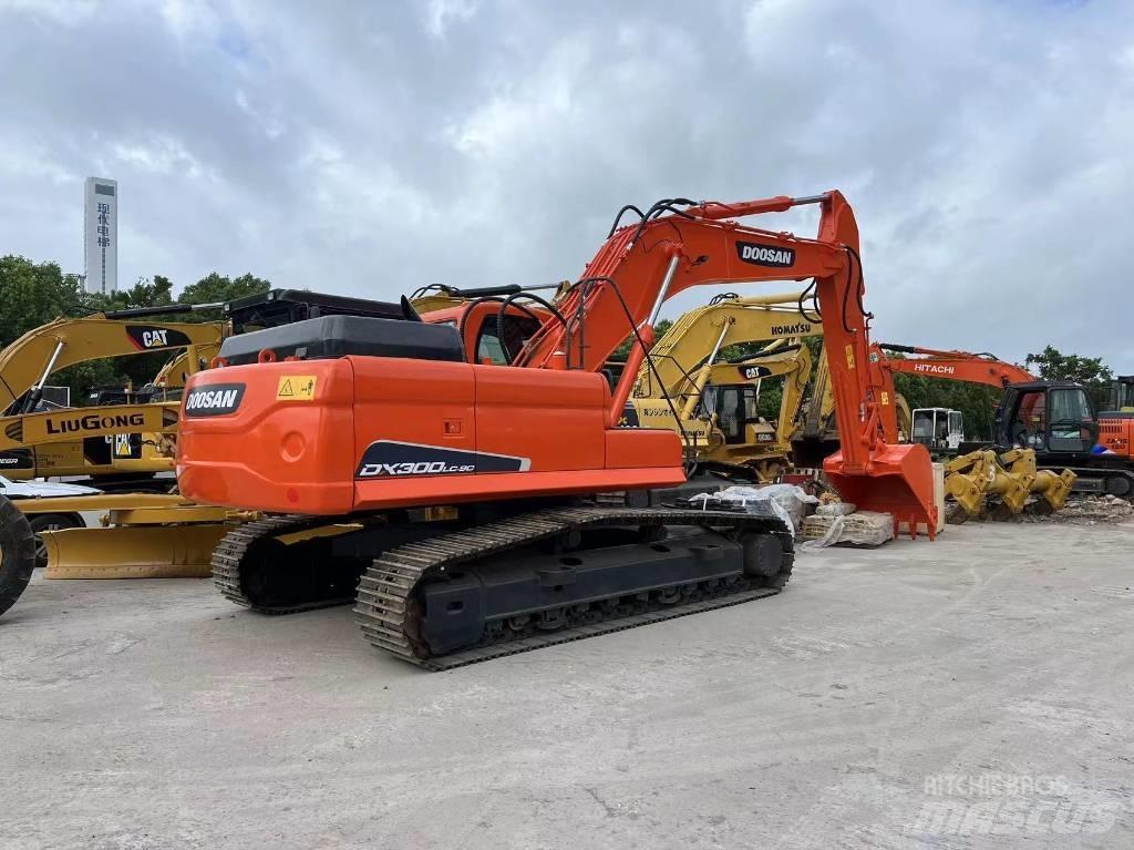 Doosan DX 300 حفارات زحافة
