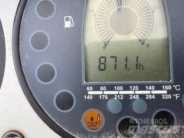Bomag BW 100 AD-5 مداحل ثنائية الاسطوانة