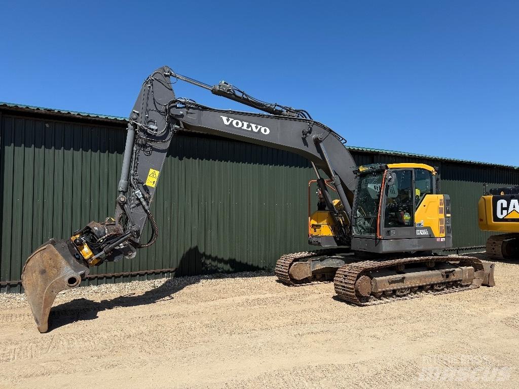 Volvo ECR 235 EL حفارات زحافة