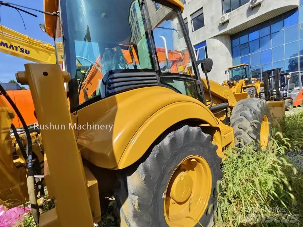 JCB 4 CX لوادر ذات جرافات عكسية