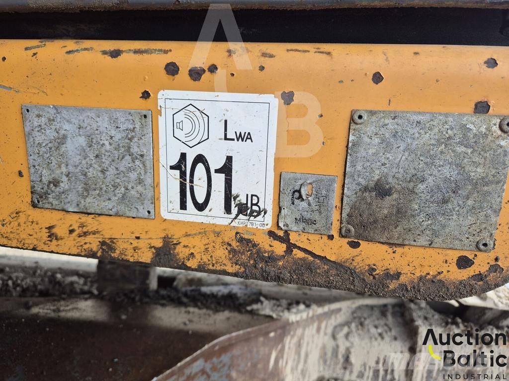 CASE CX 210 B حفارات زحافة