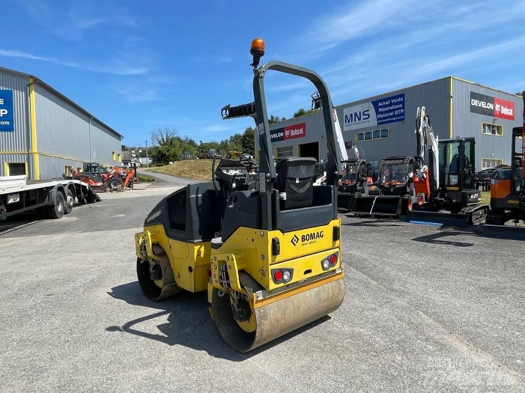 Bomag BW 120 AD-5 مداحل ثنائية الاسطوانة