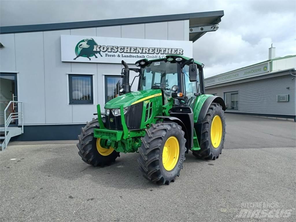 John Deere 6110M الجرارات
