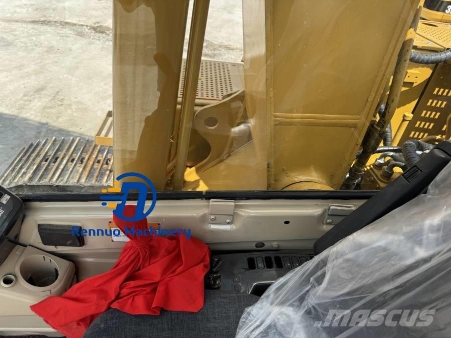 CAT 320B حفارات زحافة