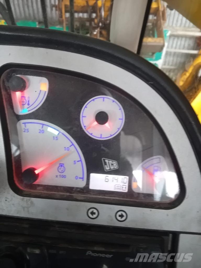 JCB 540-140 مناولات متداخلة