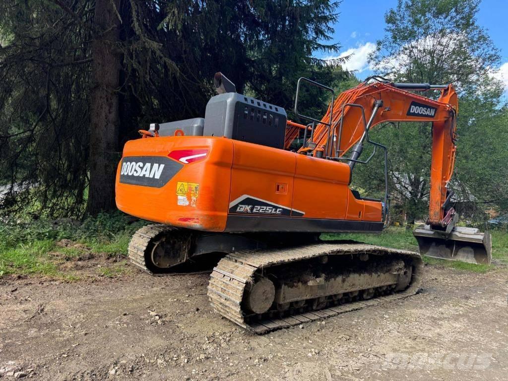 Doosan DX 225 LC-7 حفارات زحافة