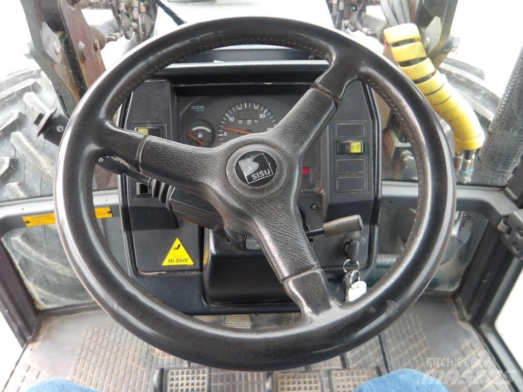 Valtra 8050 الجرارات