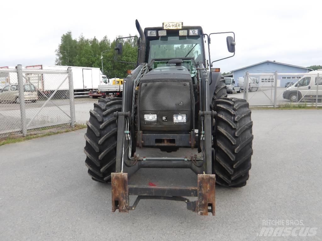 Valtra 8050 الجرارات