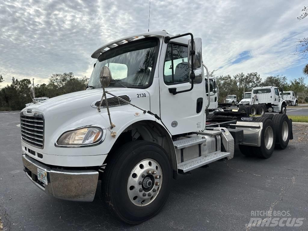 Freightliner M2 شاحنات نقل المشروبات