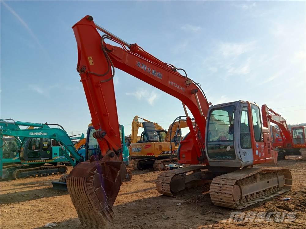 Hitachi ZX135US حفارات زحافة