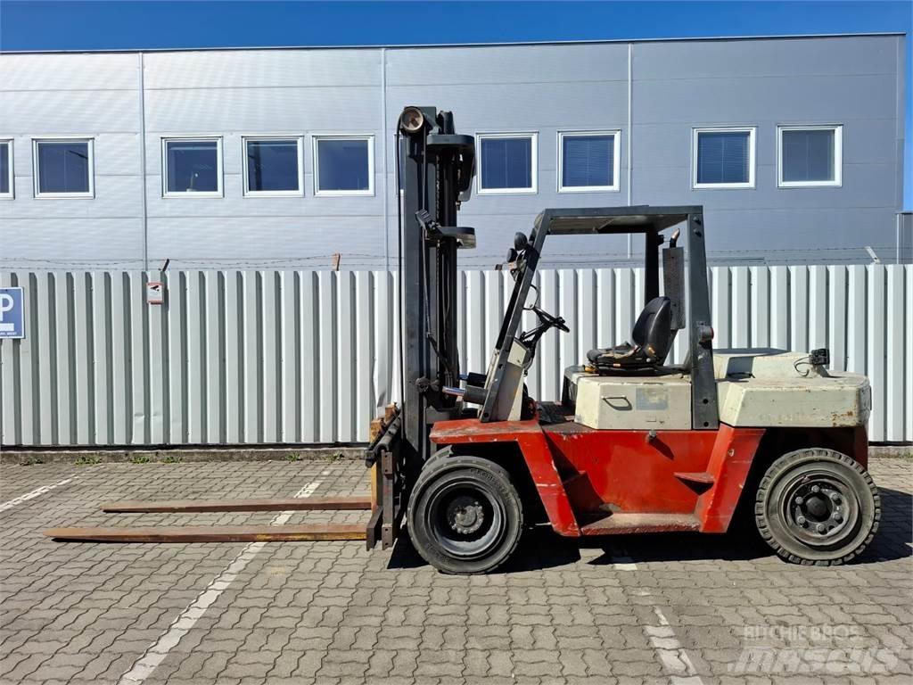 Nissan DF05A60U شاحنات الديزل