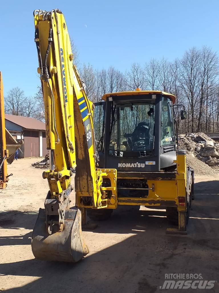 Komatsu WB 93 R لوادر ذات جرافات عكسية