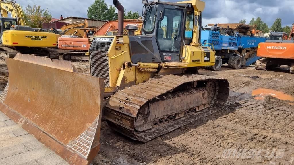 Komatsu D 61 PX-15 بلدوزرات مجنزرة