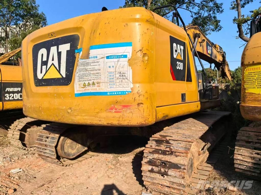 CAT 323 حفارات زحافة