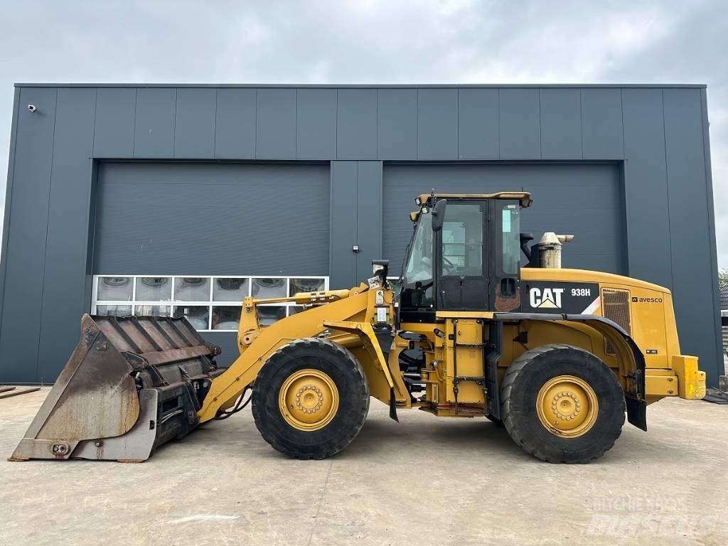 CAT 938 H لوادر بعجل