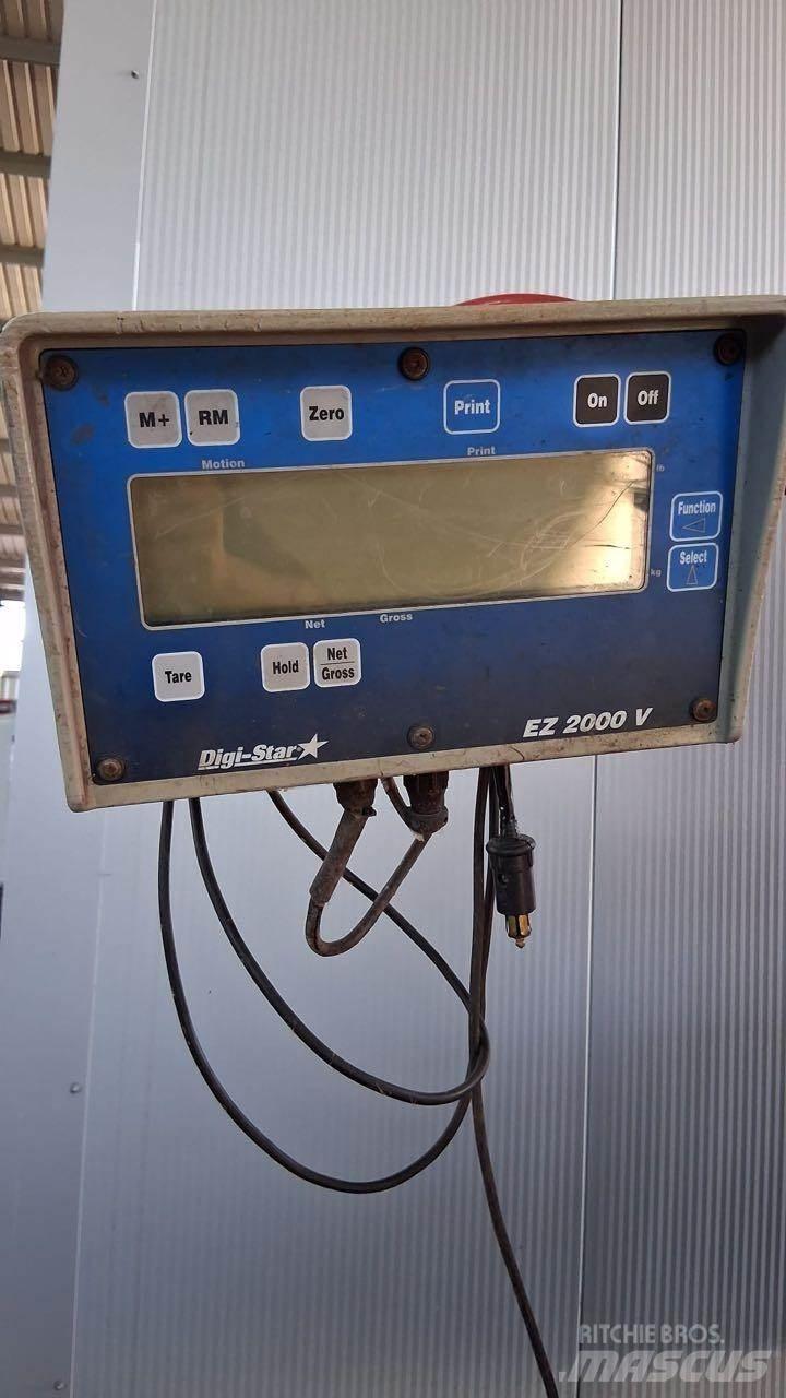 Trioliet SM1-10 ملقمات خلاط