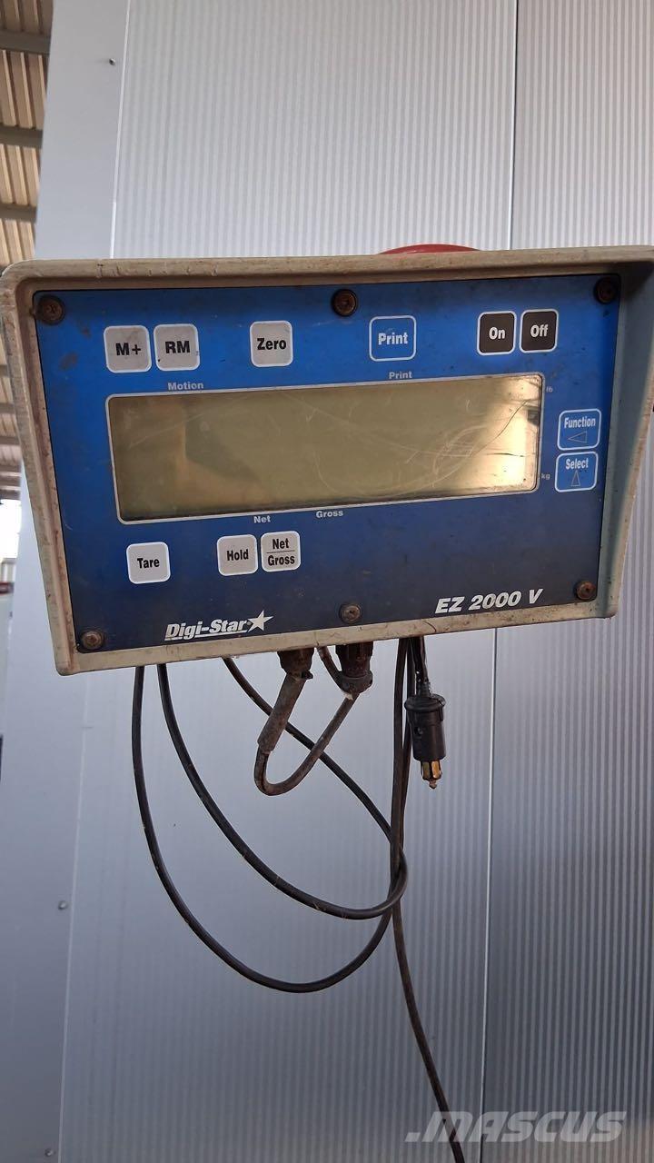 Trioliet SM1-10 ملقمات خلاط