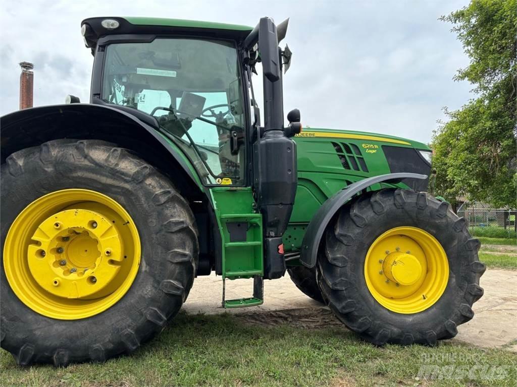 John Deere 6215 R الجرارات