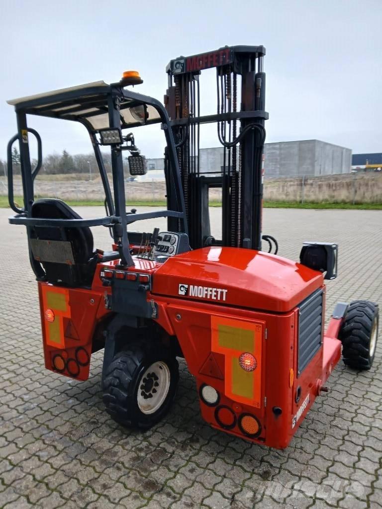 Moffett M4 25.3 NX شاحنات الديزل
