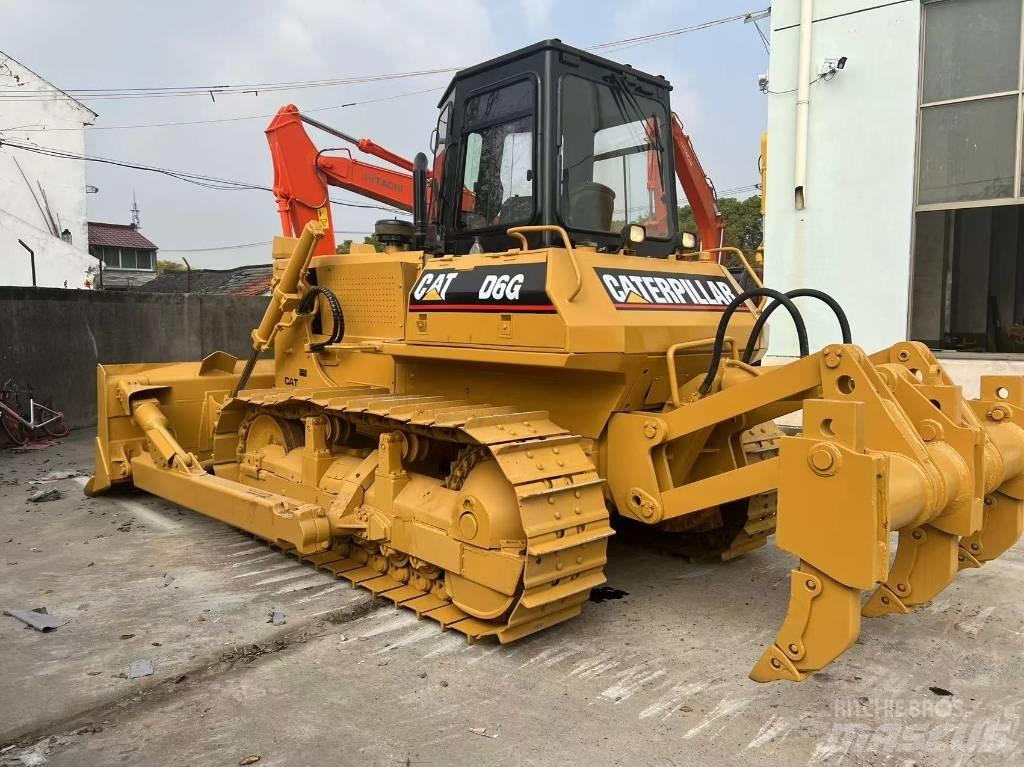 CAT D6G بلدوزرات مجنزرة