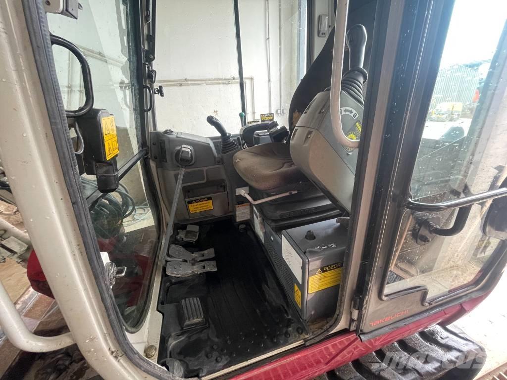 Takeuchi TB 250 حفارات صغيرة أقل من 7 طن (حفارات صغيرة)