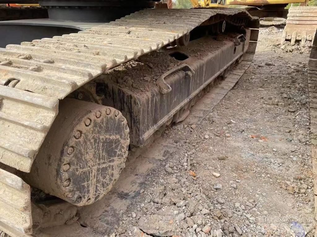 Volvo EC 250 D حفارات زحافة