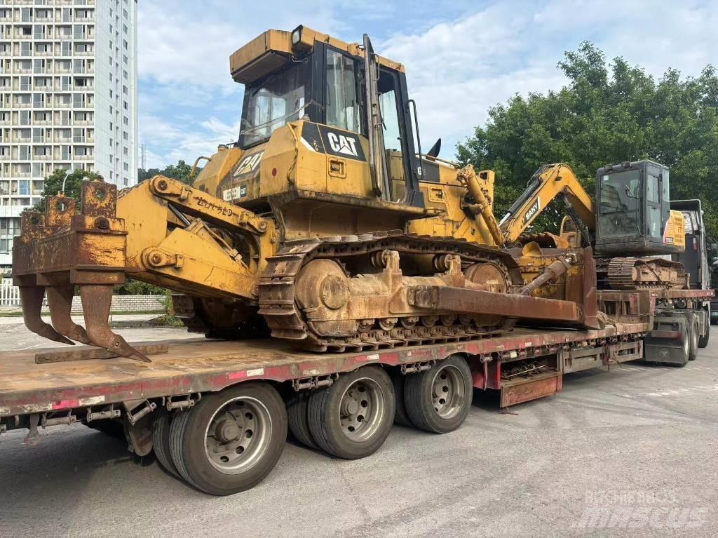 CAT D 7 G 2 بلدوزرات مجنزرة