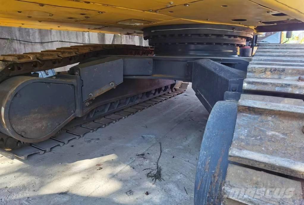 Komatsu PC 450 حفارات زحافة