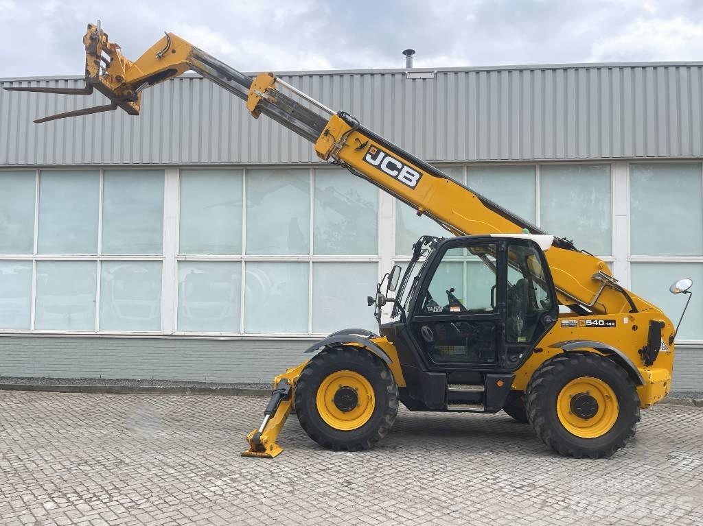 JCB 540-140     2016 مناولات متداخلة