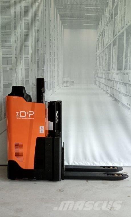 Toyota SSI200D شاحنات مناولة ذاتية الدفع