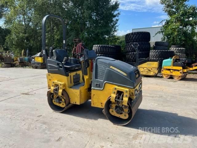 Bomag BW 100 AD M-5 مداحل ثنائية الاسطوانة