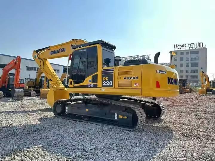 Komatsu PC 220 حفارات زحافة