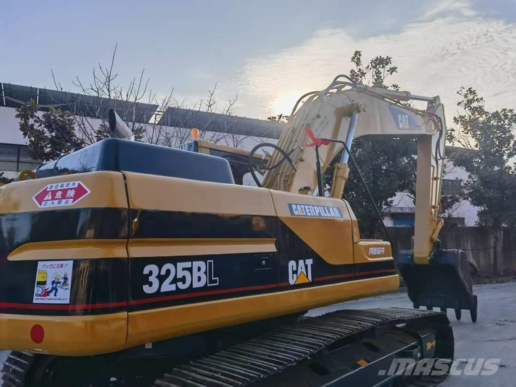 CAT 325 B L حفارات زحافة