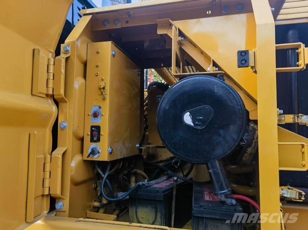 CAT 325 B L حفارات زحافة
