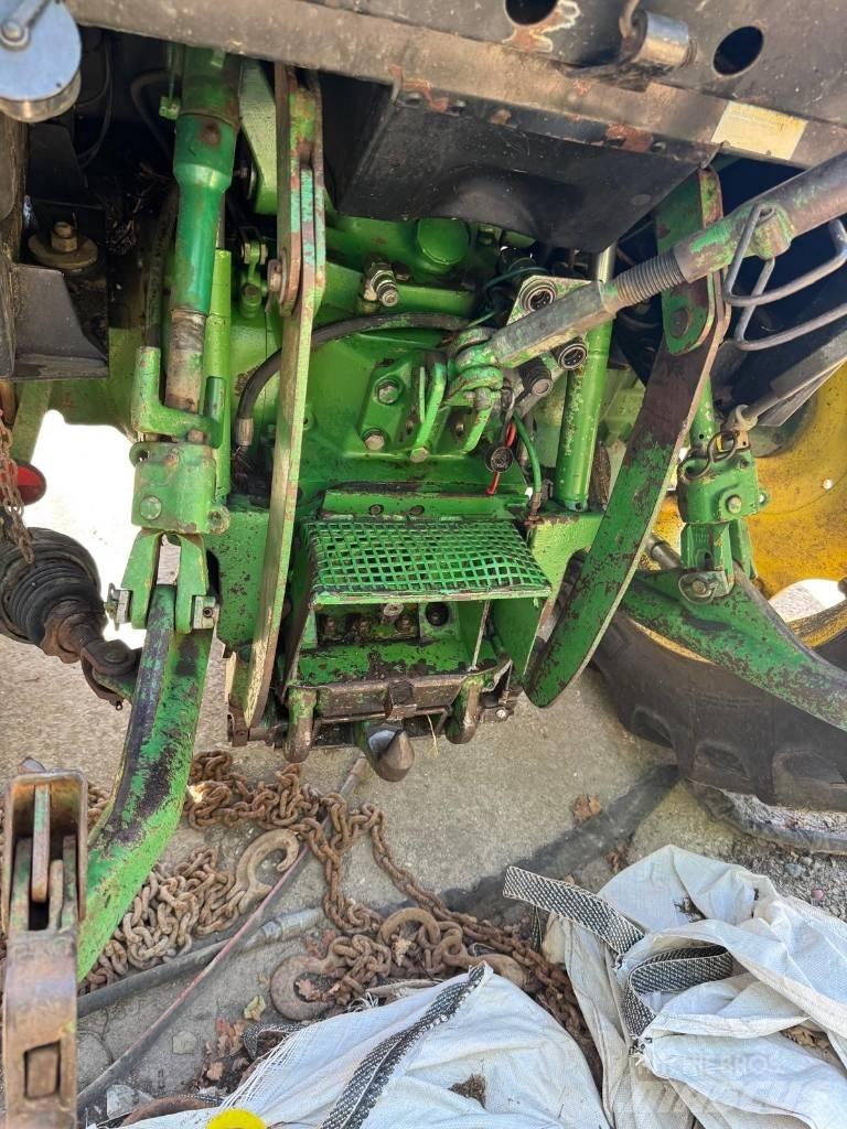 John Deere 2850 الجرارات