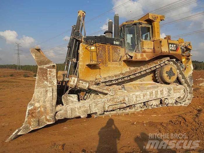 CAT D10 T بلدوزرات مجنزرة