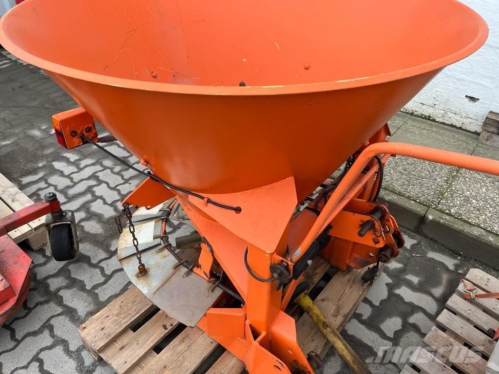 Amazone E+S 301 معدات نشر الرمال والملح