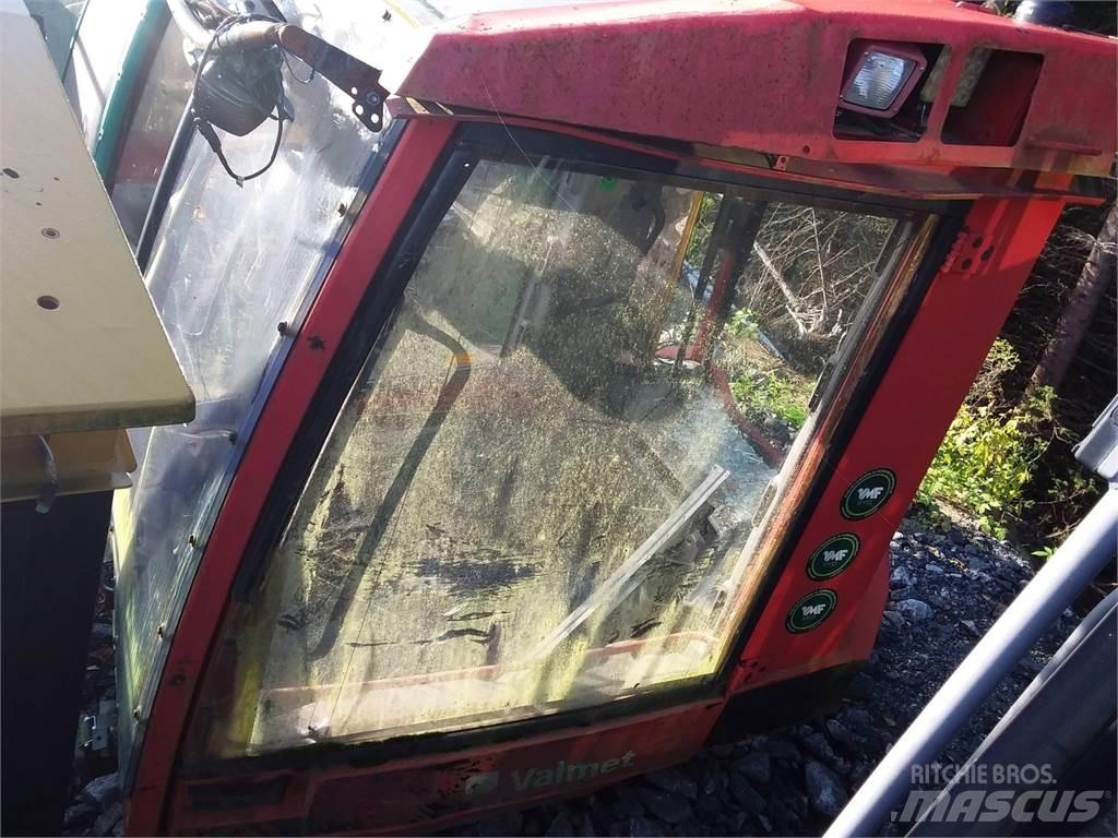Valmet 941 كابينة والداخلية