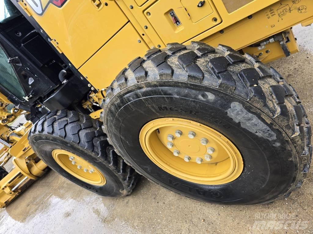 CAT 150 معدات تمهيد الطرق