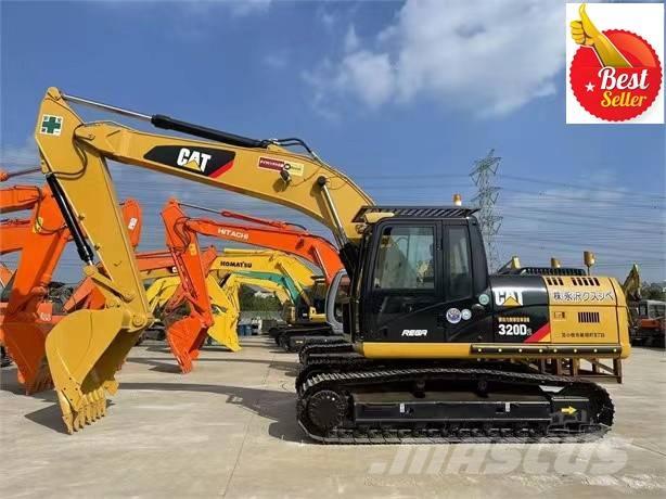 CAT 320 D حفارات زحافة