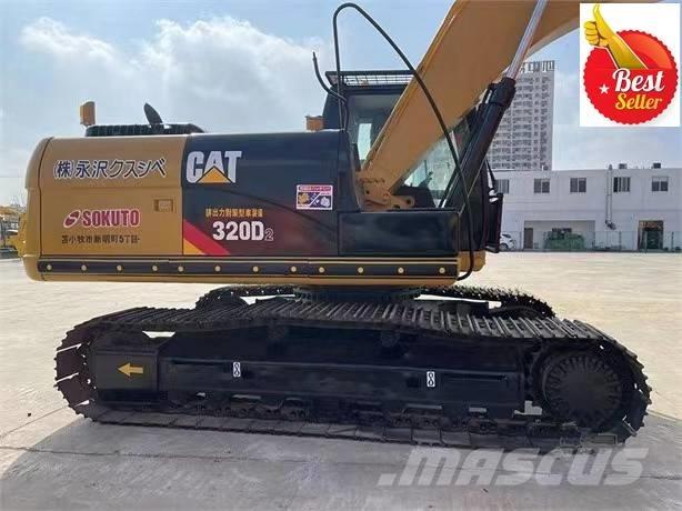 CAT 320 D حفارات زحافة